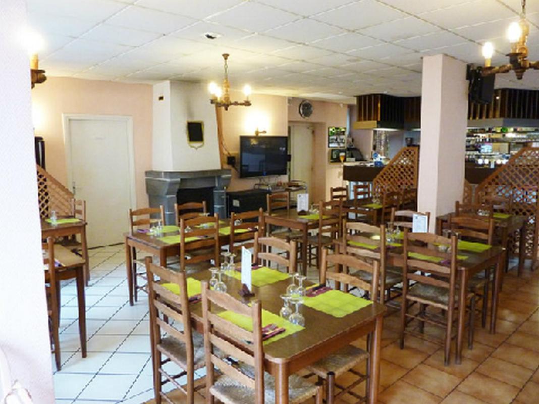 Hotel Restaurant Du Pont-Vieux Saint-Flour  Exteriér fotografie