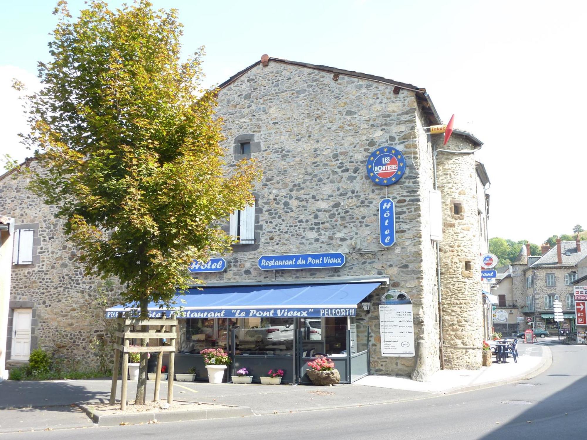 Hotel Restaurant Du Pont-Vieux Saint-Flour  Exteriér fotografie